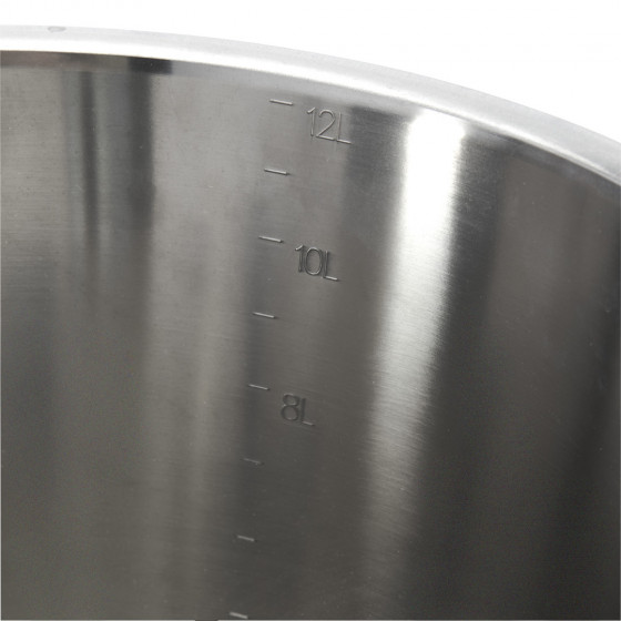 Graduated bucket with base