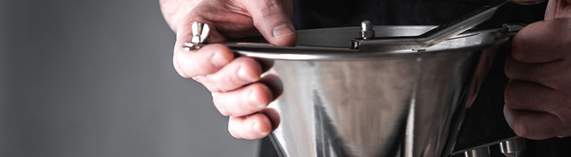Funnels and piston funnels